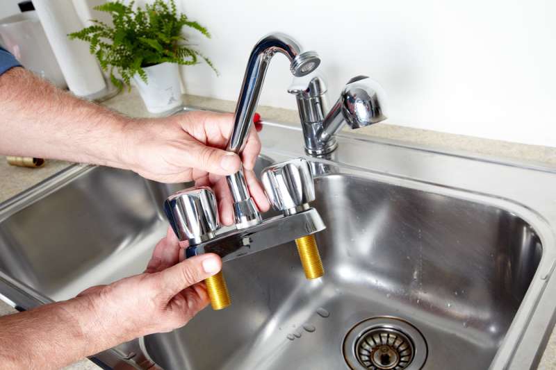 Closed-loop water heating systems